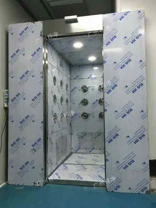 內(nèi)置自動門風(fēng)淋室產(chǎn)品特點(diǎn) 內(nèi)置自動門風(fēng)淋室產(chǎn)品特點(diǎn)