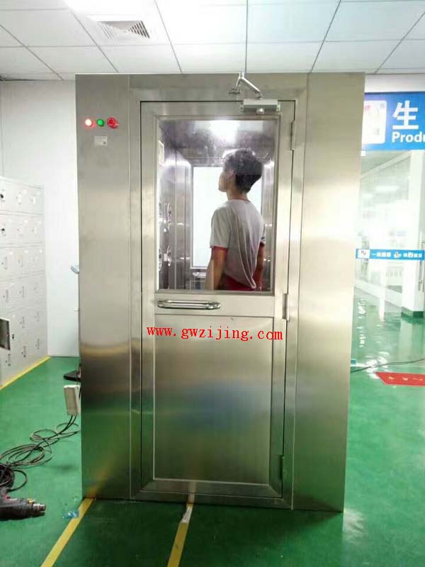 風(fēng)淋室安裝現(xiàn)場 風(fēng)淋室安裝現(xiàn)場