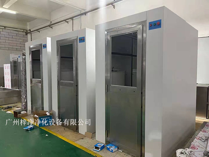 風淋室作為潔凈室的重要組成部分 風淋室作為潔凈室的重要組成部分